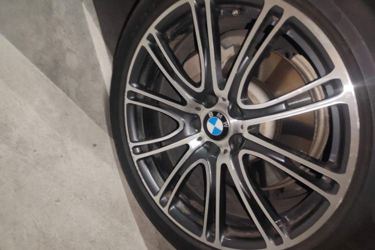 Used BMW 7 Series 2016 730Li Leading Model Right Front Wheel Hub