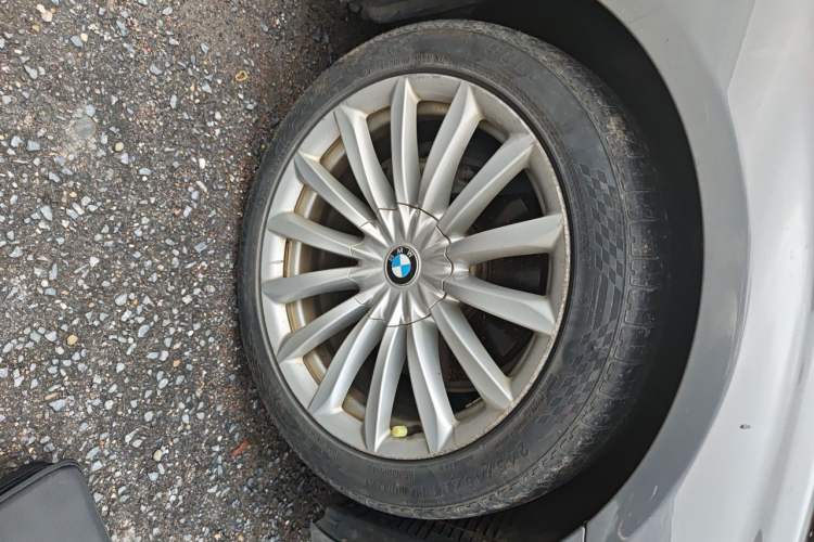 Used BMW 7 Series 2016 740Li Luxury Edition Right Front Wheel Hub