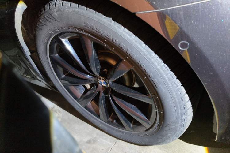 Used BMW 7 Series 2016 730Li Luxury Model Right Front Wheel Hub