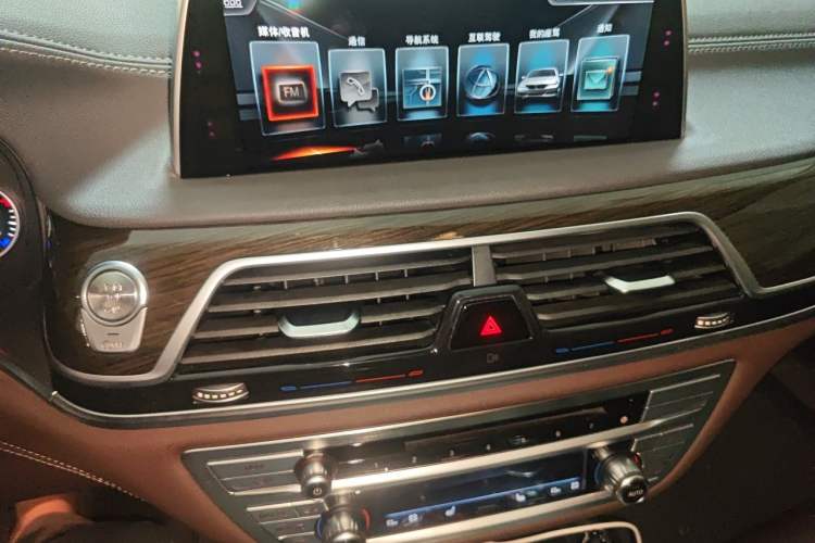 Used BMW 7 Series  Audio And AC Panel