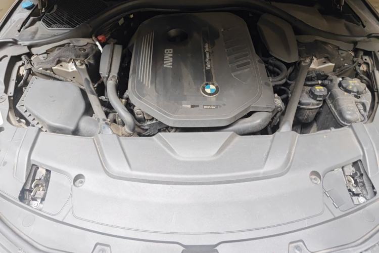 Used BMW 7 Series  Engine Bay