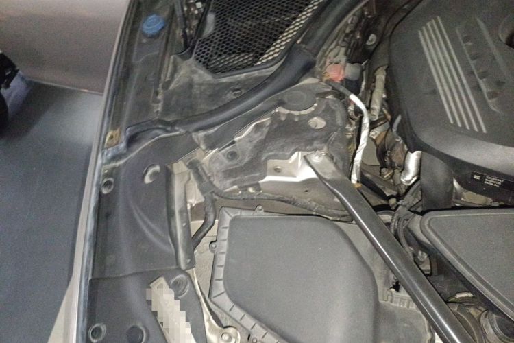 Used BMW 7 Series 2016 730Li Leading Model Engine Bay Right