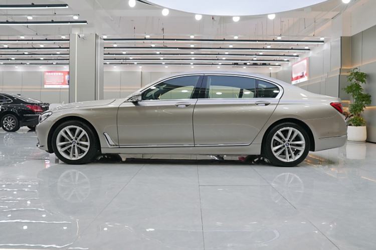 Used BMW 7 Series 2016 750Li xDrive Four-Seat Version Exterior 4