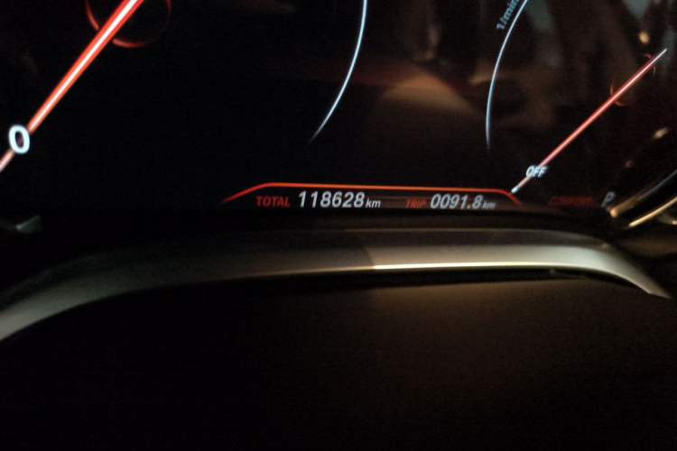 Used BMW 7 Series 2016 730Li Leading Model Odometer Close Up