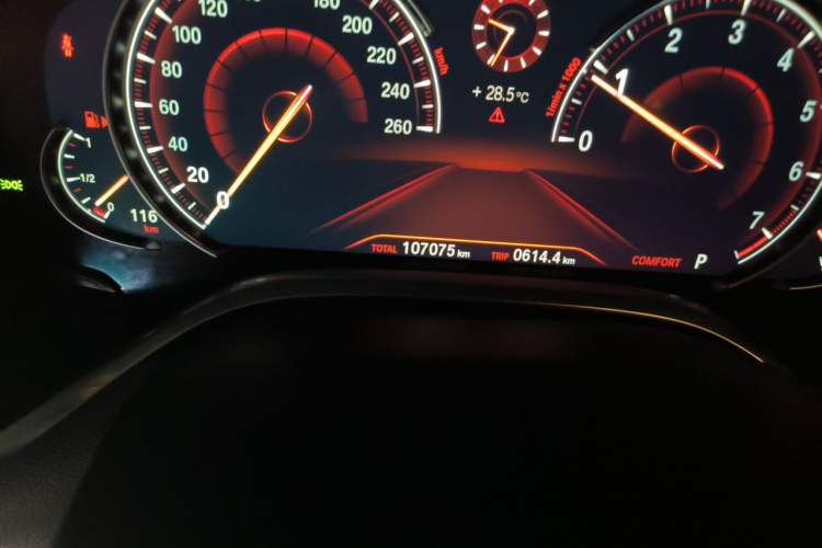 Used BMW 7 Series 2016 730Li Leading Model Odometer Close Up