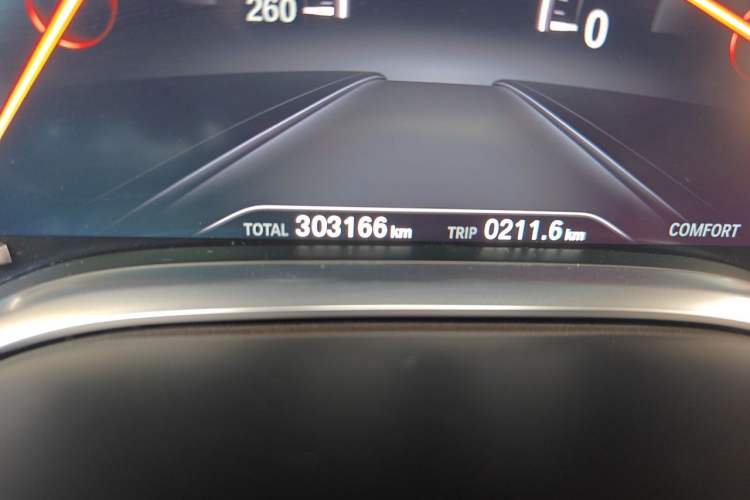 Used BMW 7 Series 2016 730Li Leading Model Odometer Close Up