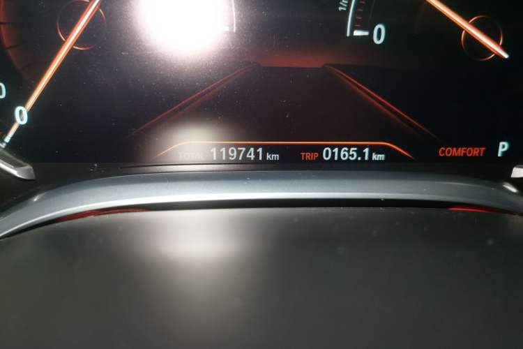 Used BMW 7 Series 2016 730Li Leading Model Odometer Close Up