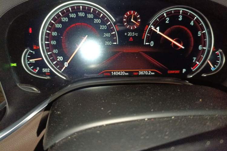 Used BMW 7 Series 2016 730Li Leading Model Odometer Close Up