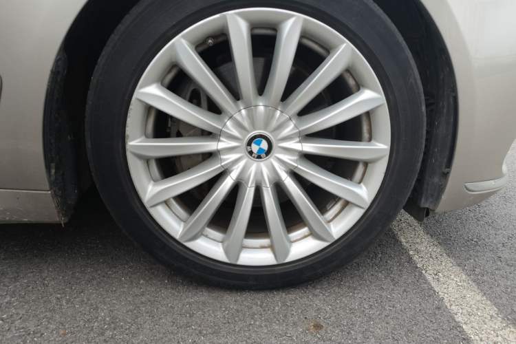 Used BMW 7 Series 2016 740Li Luxury Edition Right Front Wheel Hub