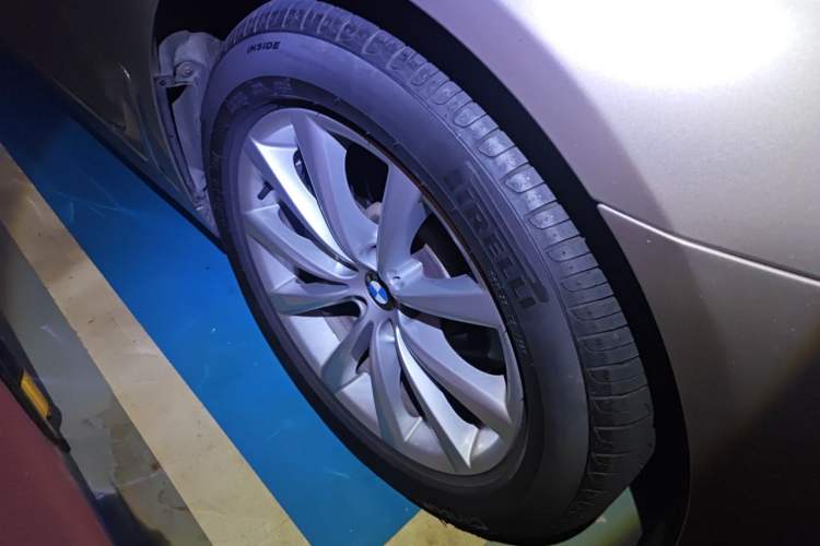 Used BMW 7 Series 2016 730Li Leading Model Right Front Wheel Hub