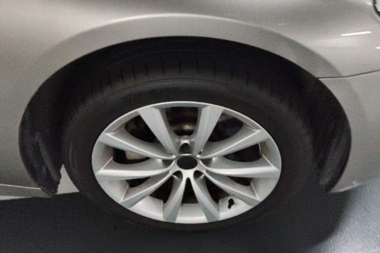 Used BMW 7 Series 2016 730Li Leading Model Right Front Wheel Hub