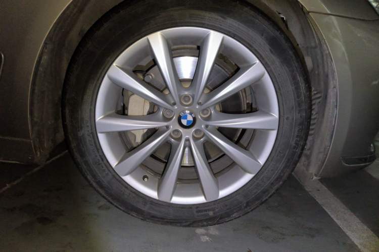 Used BMW 7 Series 2016 730Li Leading Model Right Front Wheel Hub
