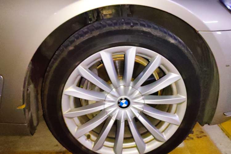 Used BMW 7 Series 2016 740Li Luxury Edition Right Front Wheel Hub
