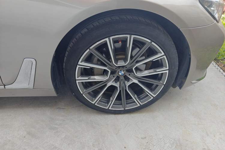 Used BMW 7 Series 2016 730Li Leading Model Right Front Wheel Hub