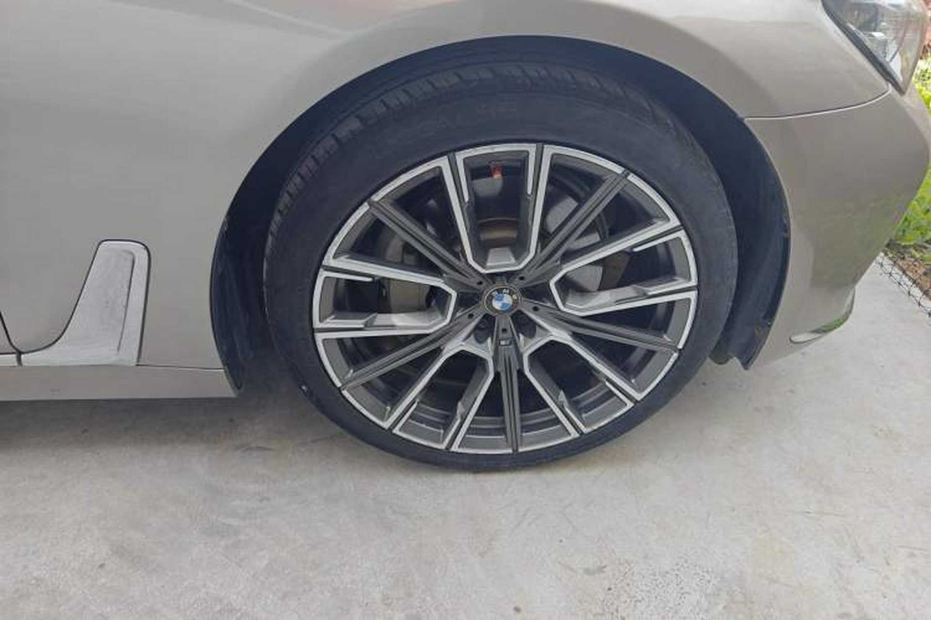Used BMW 7 Series 2016 730Li Leading Model Right Front Wheel Hub