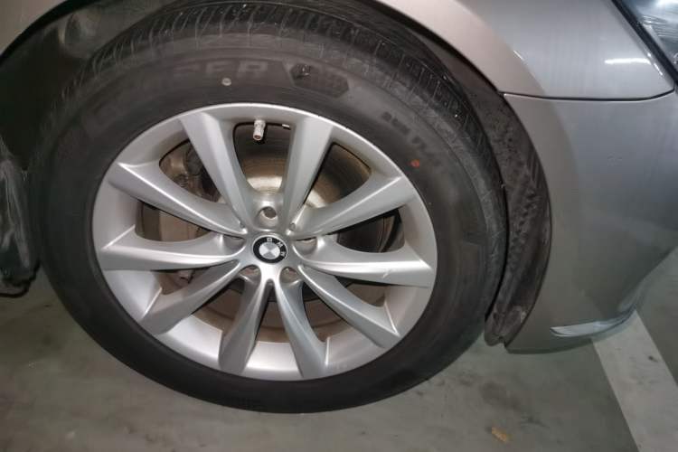Used BMW 7 Series 2016 730Li Leading Model Right Front Wheel Hub