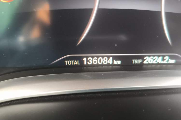 Used BMW 7 Series 2016 730Li Leading Model Odometer Close Up