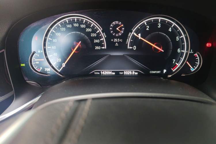 Used BMW 7 Series 2016 730Li Leading Model Odometer Close Up