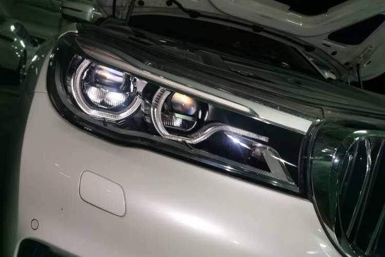 Used BMW 7 Series 2016 730Li Luxury Model Right Front Headlight