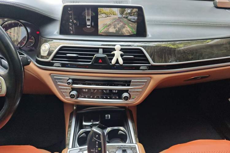Used BMW 7 Series 2017 740Li Luxury Edition Audio And AC Panel