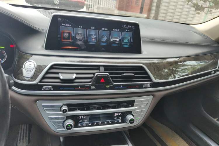 Used BMW 7 Series 2017 740Li Luxury Edition Audio And AC Panel