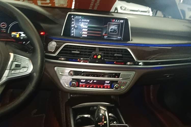Used BMW 7 Series 2017 740Li xDrive Luxury Edition Audio And AC Panel