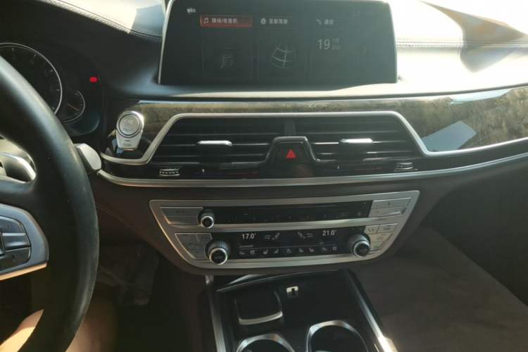 Used BMW 7 Series 2017 740Li Luxury Edition Audio And AC Panel