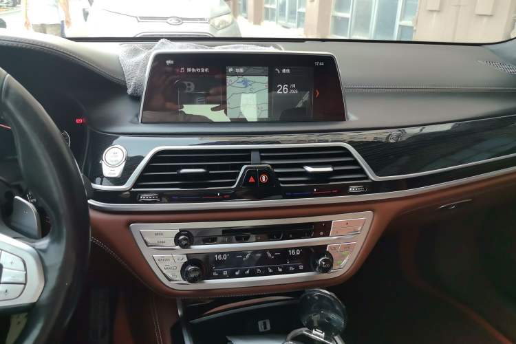 Used BMW 7 Series 2017 M760Li xDrive Audio And AC Panel