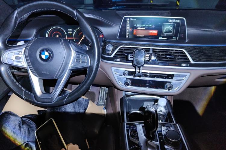 Used BMW 7 Series 2017 740Li Luxury Edition Center Console