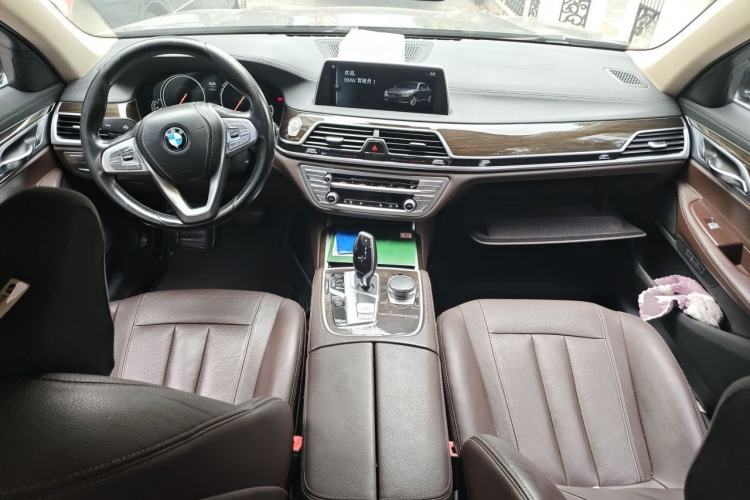 Used BMW 7 Series 2017 730Li Leading Model Center Console