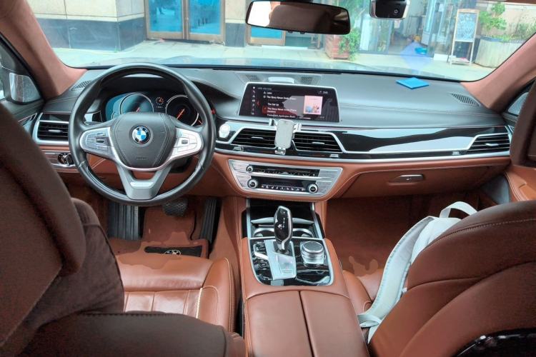 Used BMW 7 Series 2017 740Li xDrive Luxury Edition Center Console