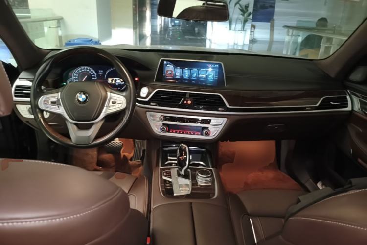 Used BMW 7 Series 2017 740Li xDrive Luxury Edition Center Console