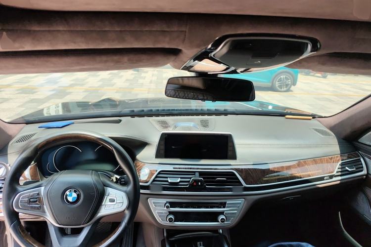 Used BMW 7 Series 2017 740Li xDrive Luxury Edition Center Console