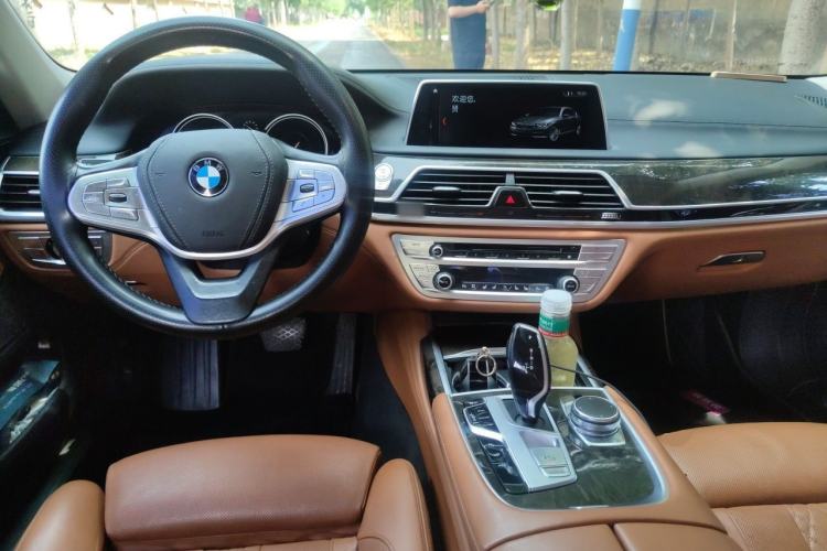 Used BMW 7 Series 2017 730Li Luxury Model Center Console