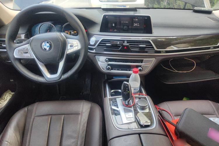 Used BMW 7 Series 2017 730Li Leading Model Center Console