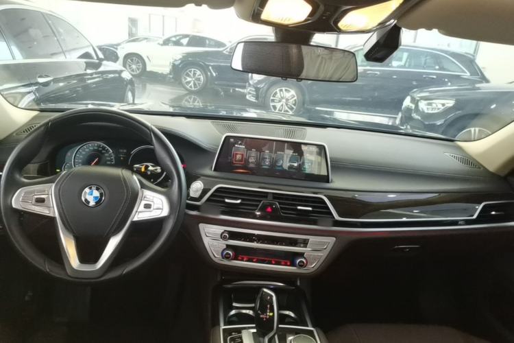 Used BMW 7 Series 2017 730Li Leading Model Center Console