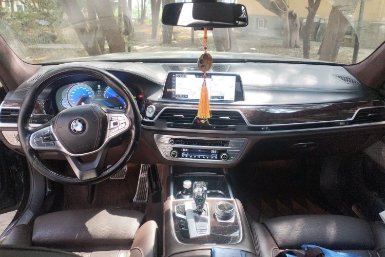 Used BMW 7 Series 2017 740Li xDrive Luxury Edition Center Console