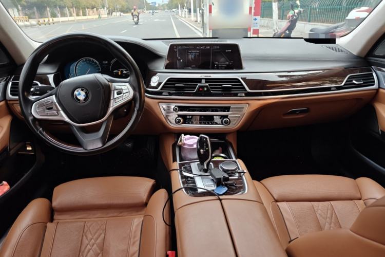 Used BMW 7 Series 2017 740Li xDrive Luxury Edition Center Console