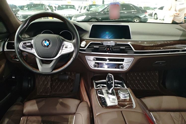 Used BMW 7 Series 2017 740Li xDrive Luxury Edition Center Console