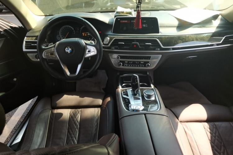 Used BMW 7 Series 2017 740Li Luxury Edition Center Console
