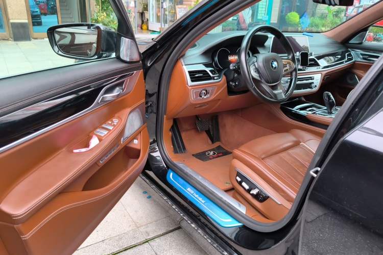Used BMW 7 Series 2017 740Li xDrive Luxury Edition Driver Seat