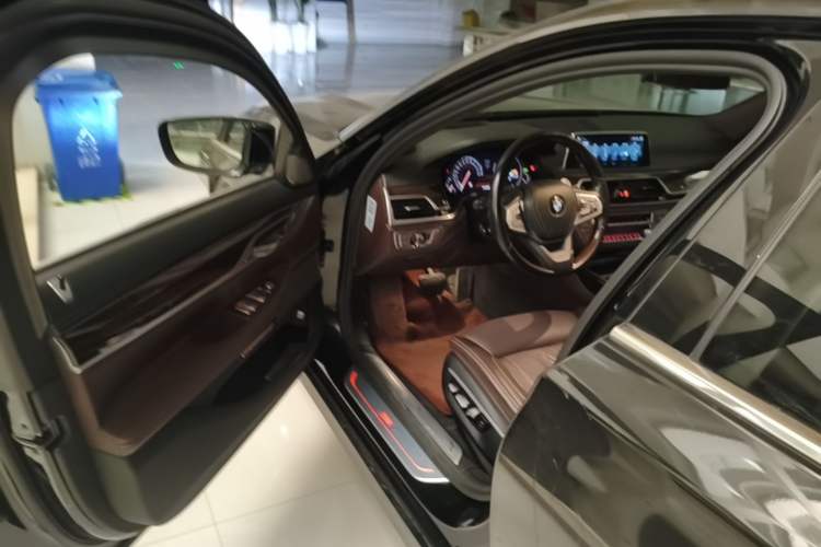 Used BMW 7 Series 2017 740Li xDrive Luxury Edition Driver Seat