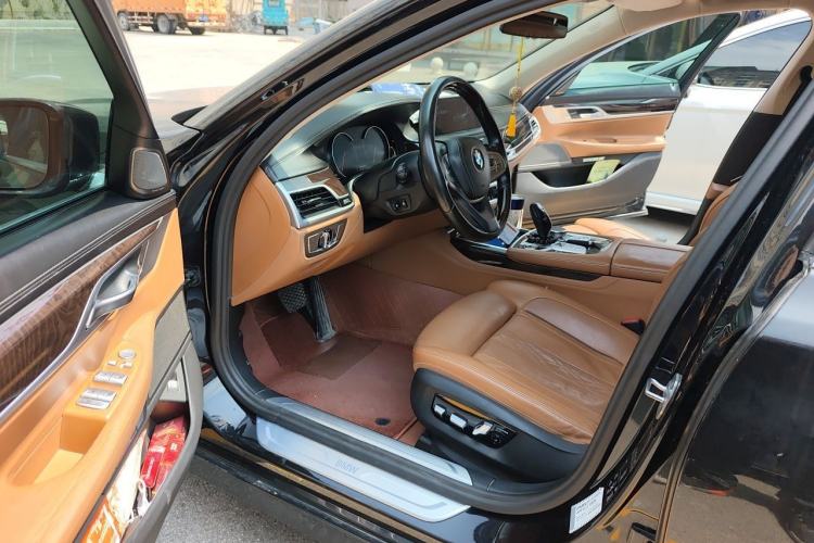 Used BMW 7 Series 2017 740Li xDrive Luxury Edition Driver Seat