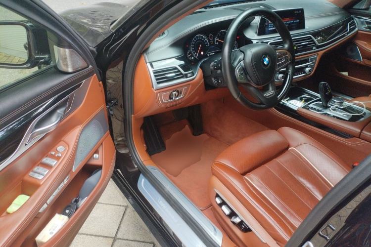Used BMW 7 Series 2017 750Li xDrive Personalized Custom Edition Four-Seater Driver Seat