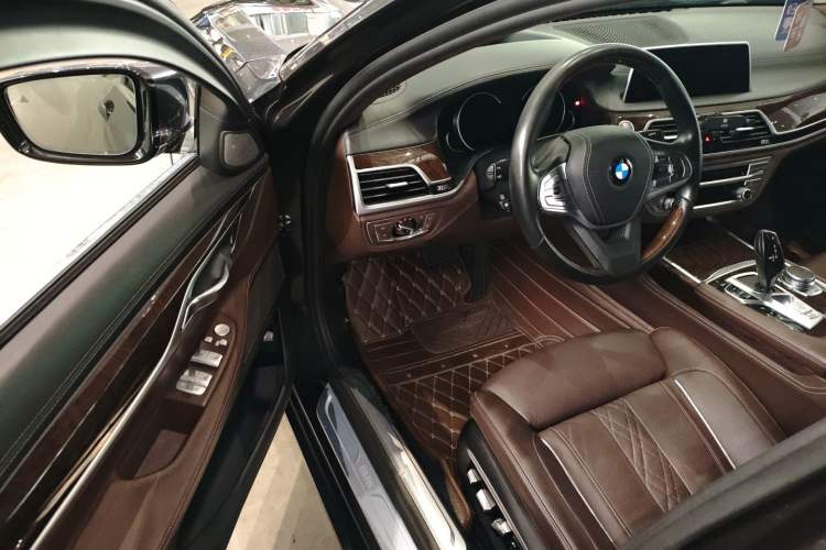 Used BMW 7 Series 2017 740Li xDrive Luxury Edition Driver Seat