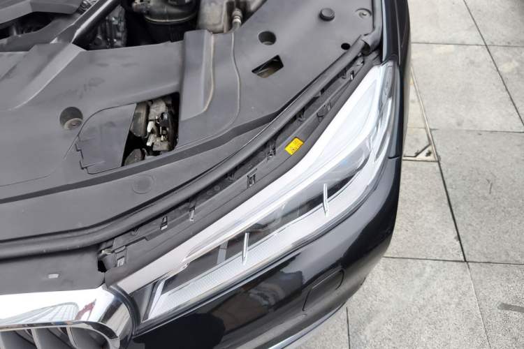 Used BMW 7 Series 2017 740Li xDrive Luxury Edition Engine Bay Left