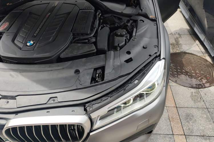 Used BMW 7 Series 2017 M760Li xDrive Engine Bay Left