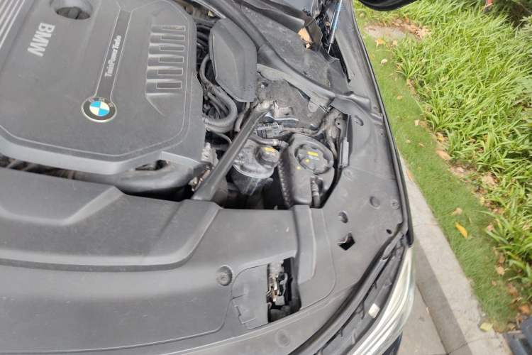 Used BMW 7 Series 2017 740Li xDrive Luxury Edition Engine Bay Left
