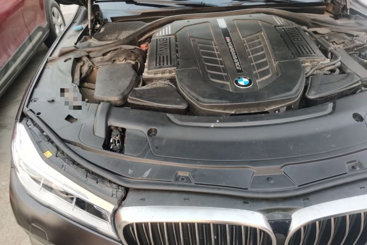 Used BMW 7 Series 2017 M760Li xDrive Engine Bay Right