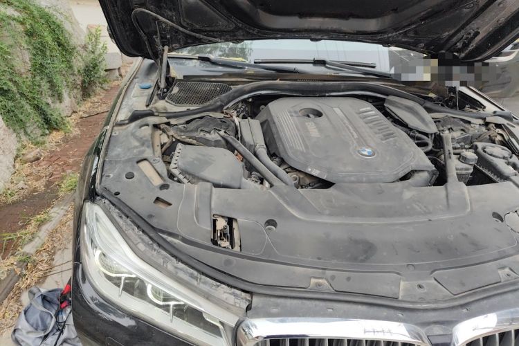 Used BMW 7 Series 2017 740Li Luxury Edition Engine Bay Right
